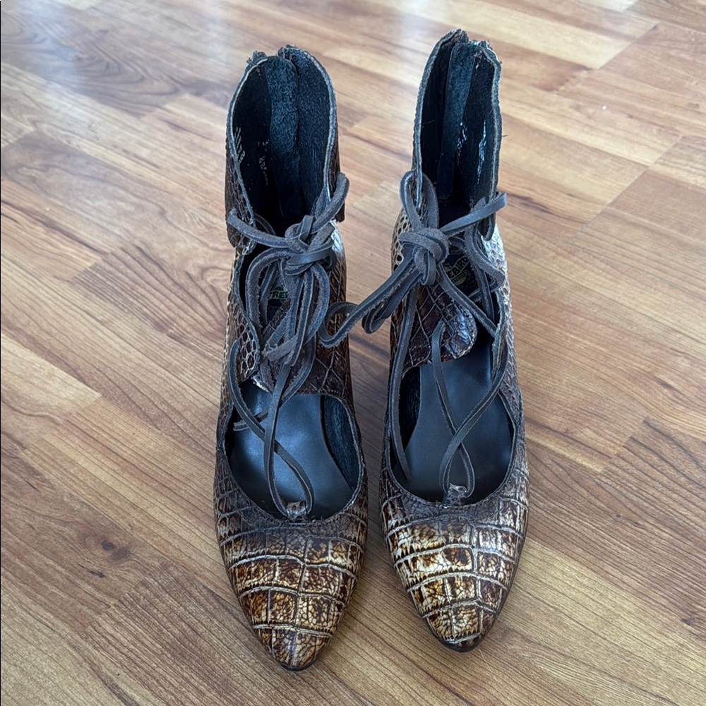 Freebird by Steven Brown Croco Joyce- Size 9